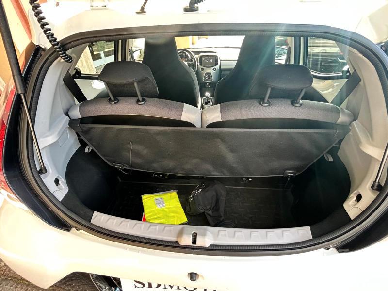 Toyota Aygo 5 Porte Aygo 5p 1.0 x-play m-mt *Promo SD 2026*