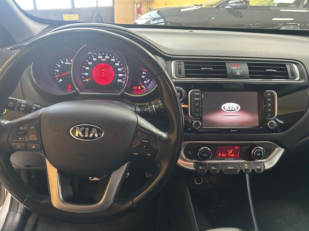 KIA RIO 1.4 Crdi 90 cv “FULL LED/NAVI/RETRO”-2015