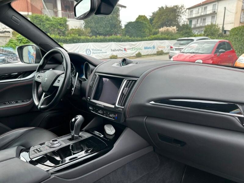 MASERATI Levante Levante V6 Diesel AWD Nerissim...