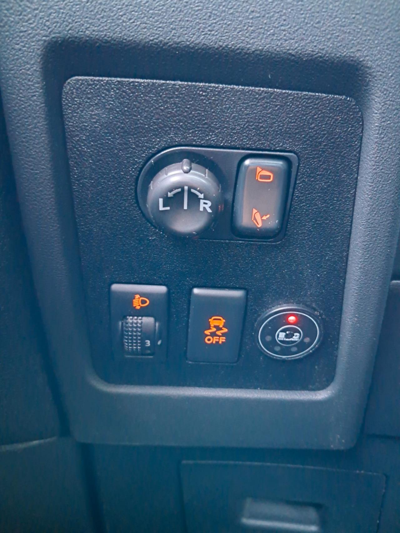 Nissan Qashqai TEKNA 1.6 GPL-TETTO*NAVI*TELECAMERA