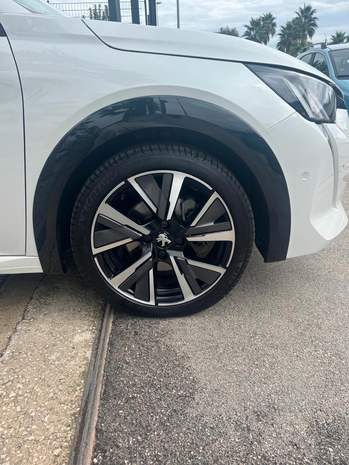 Peugeot 208 PureTech 130 Stop&Start EAT8 5 porte GT