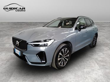 VOLVO XC60 II 2022 - XC60 2.0 b4 Plus Dark auto