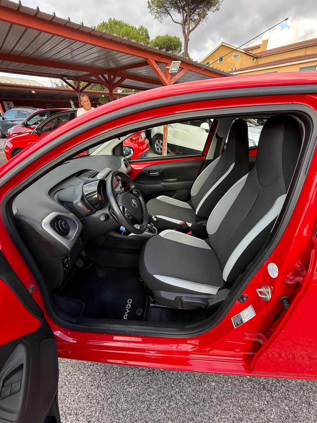 Aygo 1.0 ( 25 mila km ) unipro-automatica-neopatentati