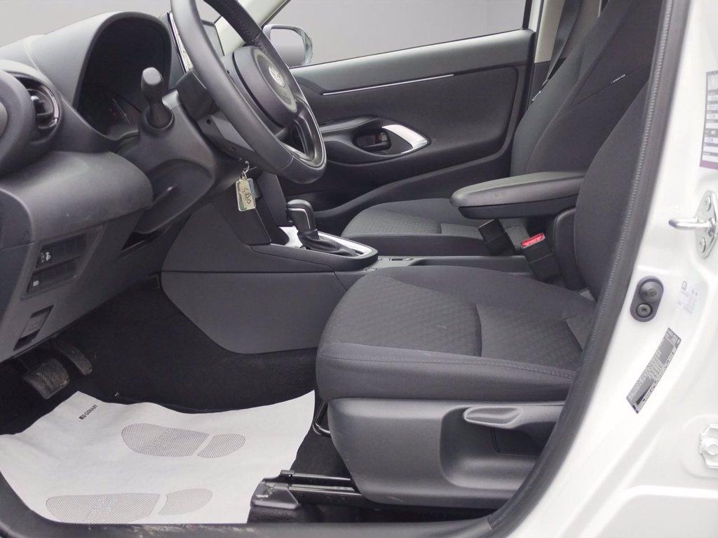 TOYOTA Yaris cross 1.5h active fwd 115cv e-cvt del 2025