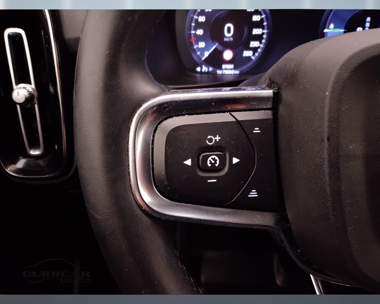 VOLVO XC40 2023 - XC40 1.5 t5 recharge phev Core auto