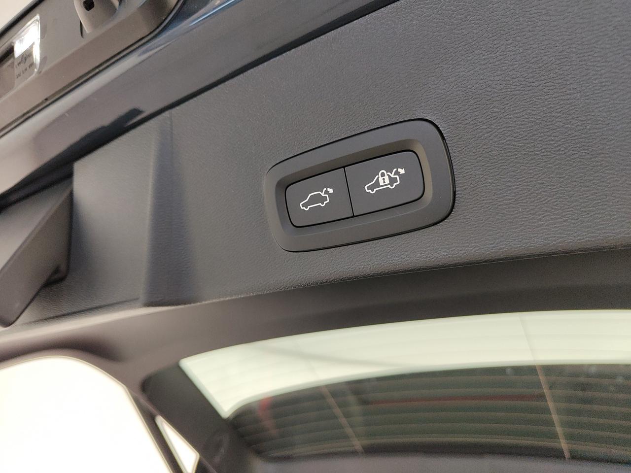 VOLVO XC40 2.0 b3 Core auto