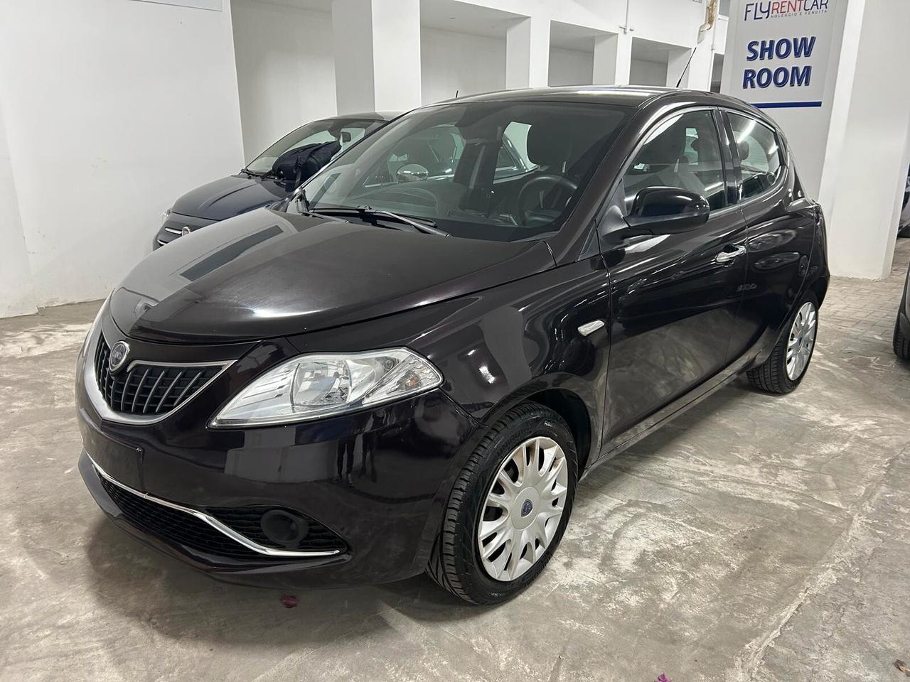 Lancia Ypsilon 1.2 69 CV 5 porte Gold