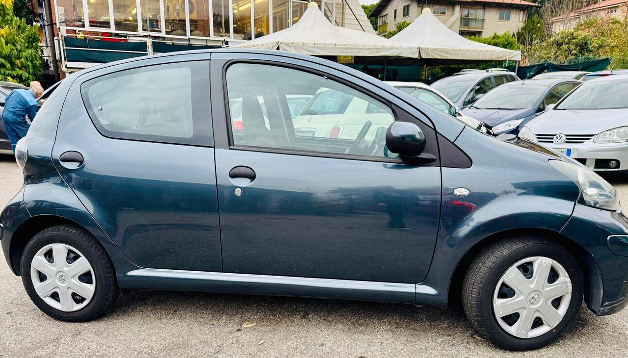 Toyota Aygo 1.0 12V 5 porte