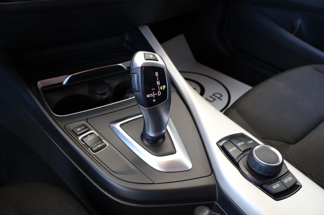 Bmw 118i 5p. Advantage automatica