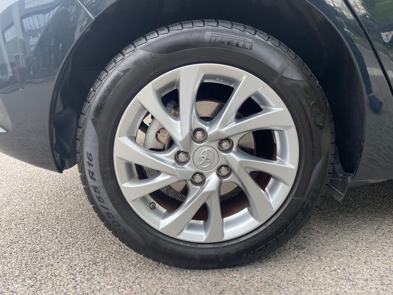 Toyota Auris 1.8 Hybrid*Neopatentati*Unico proprietario