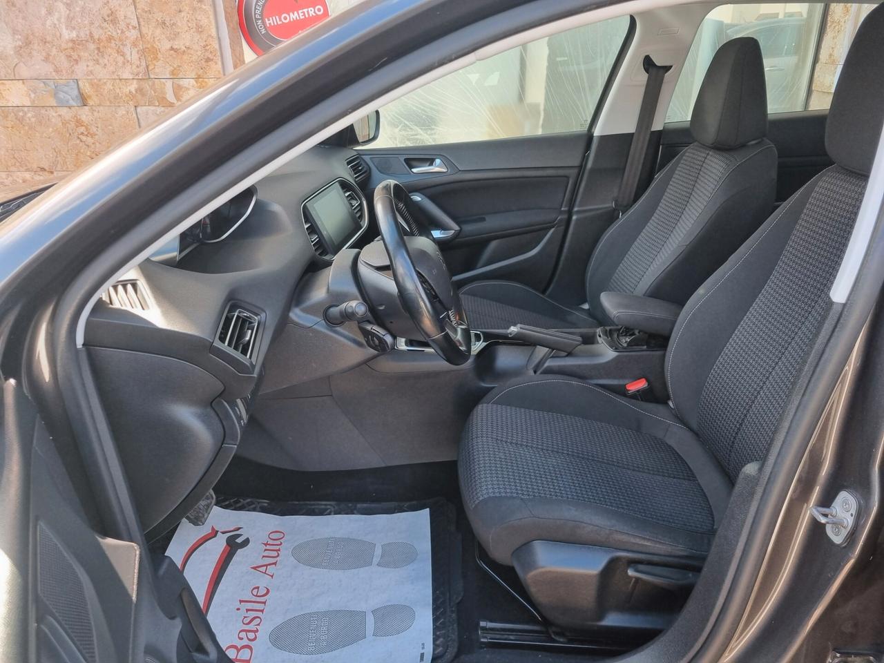 Peugeot 308 BlueHDi 120 S&S EAT6 Business