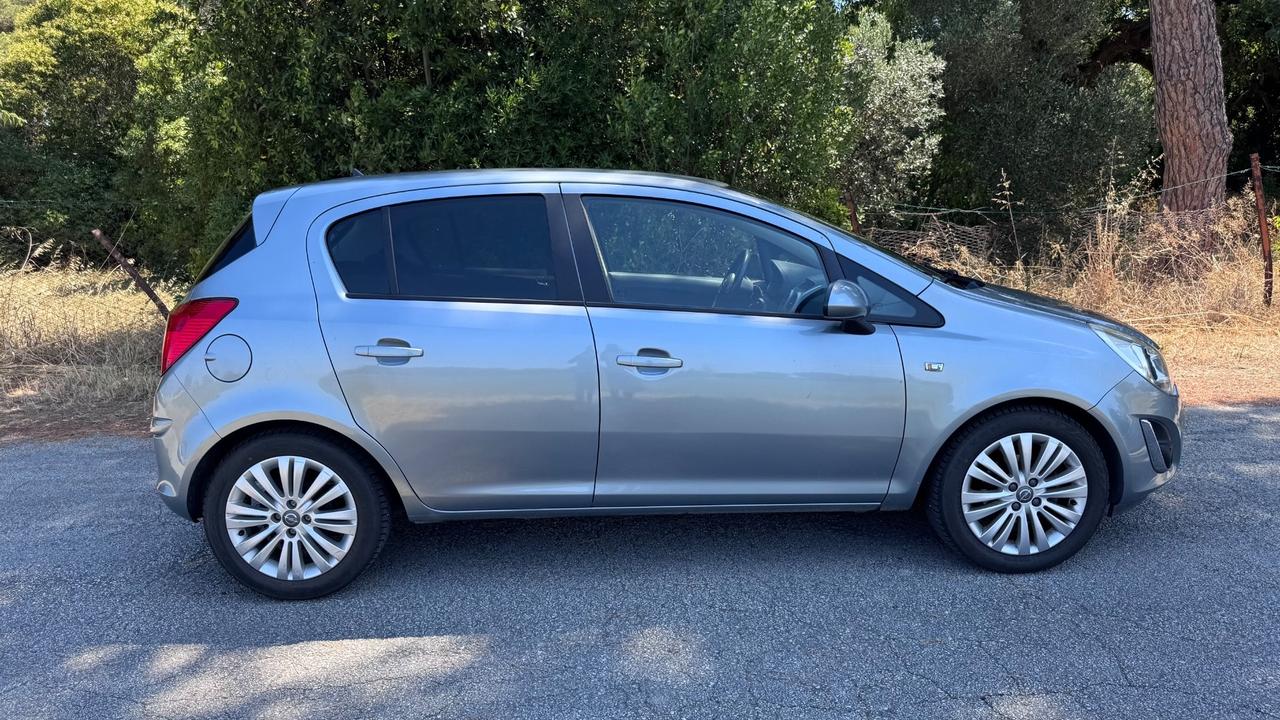 Opel Corsa 1.2 5 porte Club