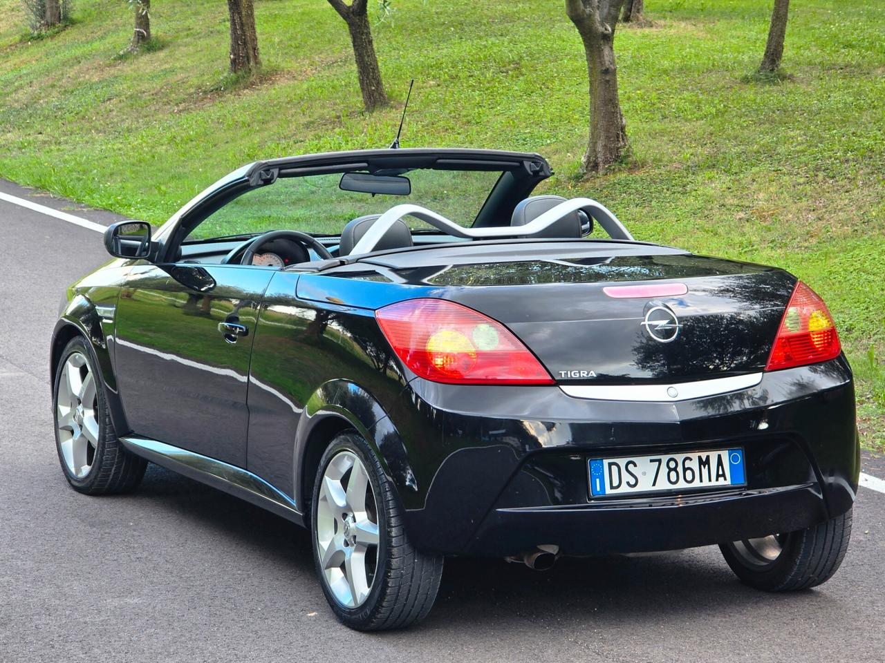 Opel Tigra TwinTop 1.4 16V Sport