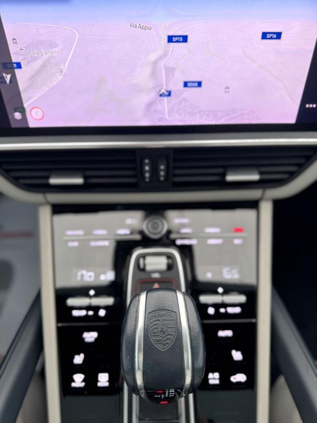 PORSCHE Cayenne Coupé 3.0 V6 Platinum Edition (66.900 km-Unipr.)