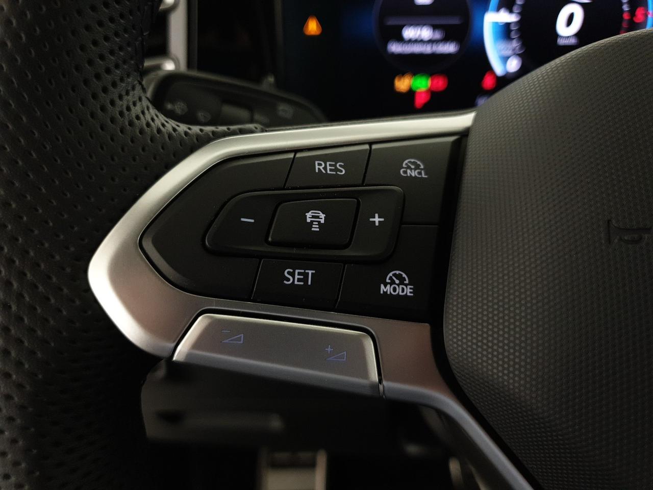 Volkswagen Tiguan 2.0 tdi r-line 150cv dsg