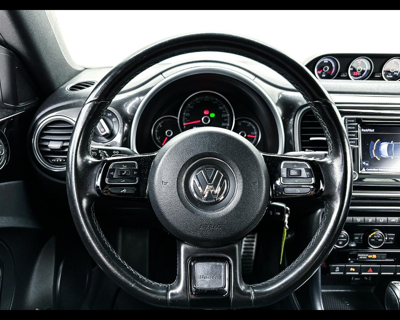 VOLKSWAGEN Maggiolino Cabrio 2.0 TDI DSG 150 CV R-LINE