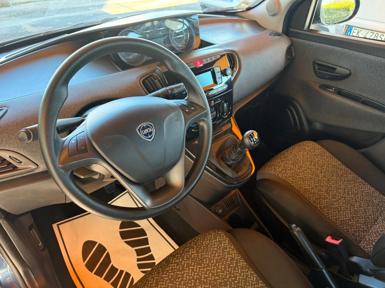 Lancia Ypsilon 1.0 FireFly 5 porte S&S Hybrid Silver Plus