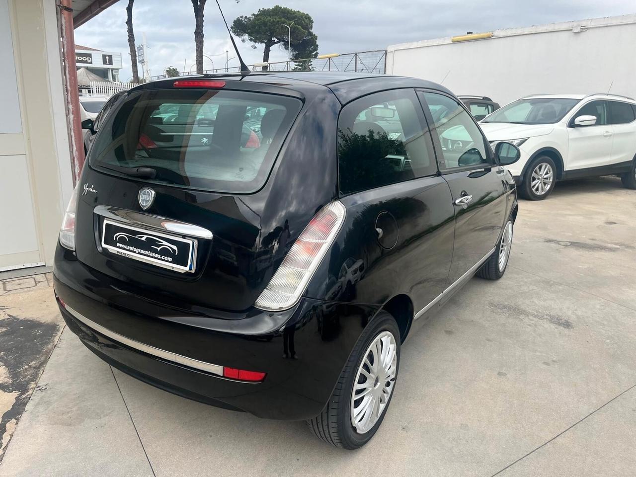 Lancia Ypsilon 1.2 benz. 69cv Diva Ideale Neopatentati