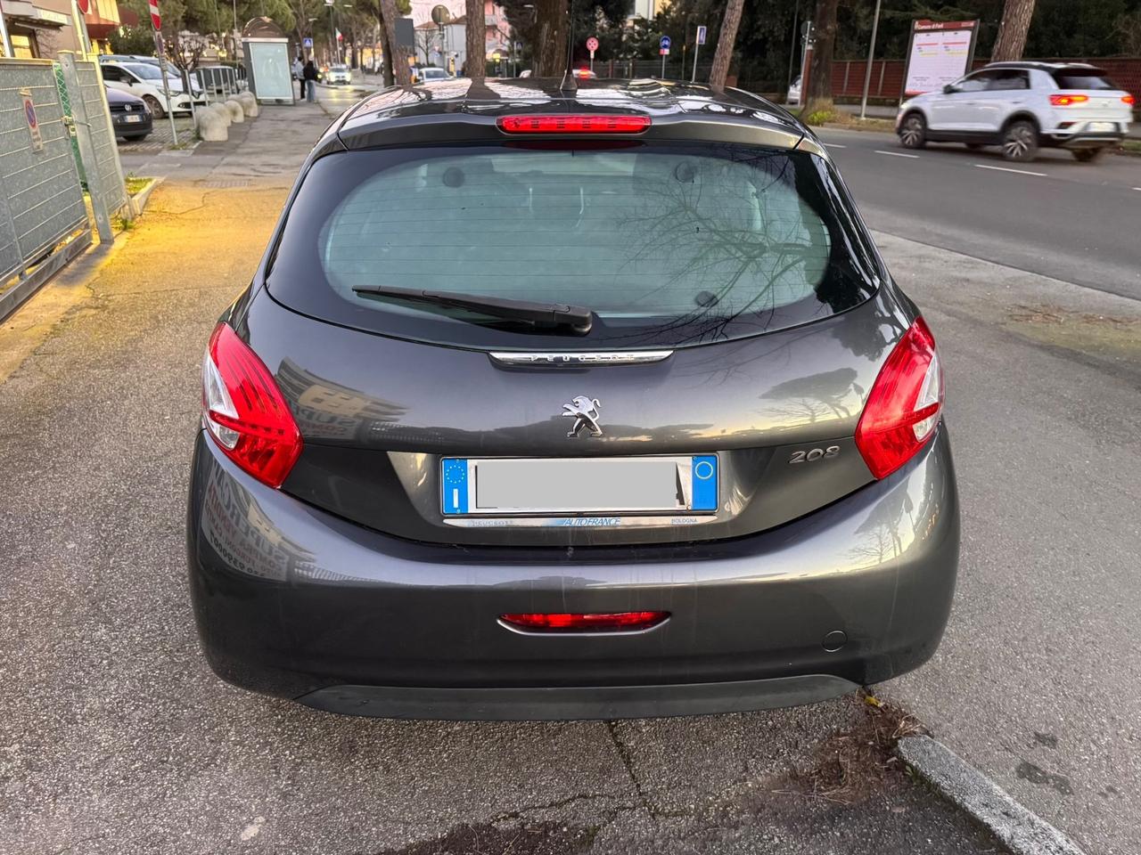 Peugeot 208 1.4 HDi 68 CV 5 p neopaten garanzia 12 m