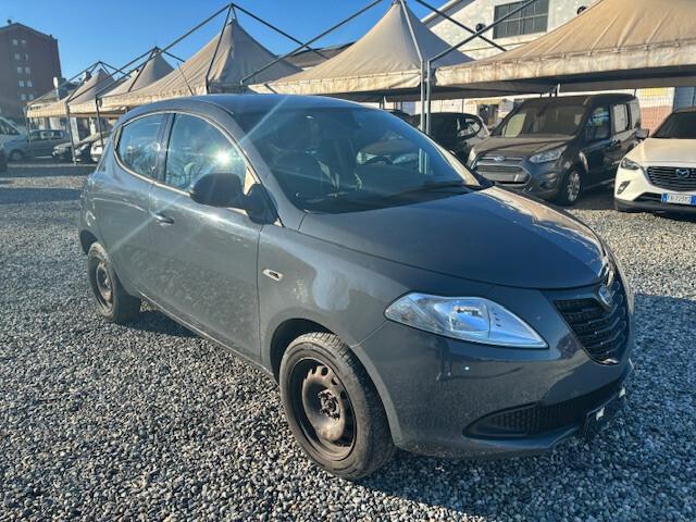 Lancia Ypsilon 0.9 TwinAir 85 CV 5 porte Metano Ecochic Silver - VETTURA GRANDINATA