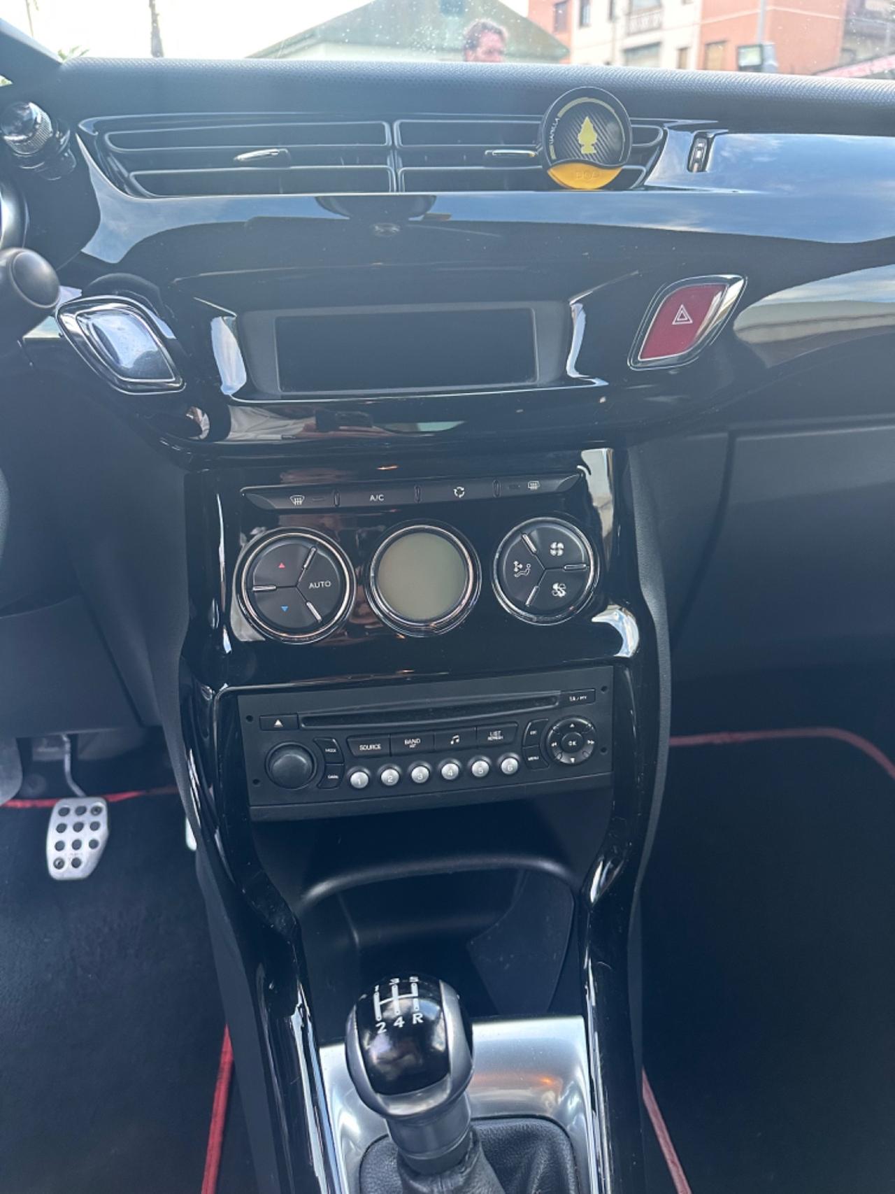 Ds DS3 3 1.6 e-HDi 90 airdream Just Black