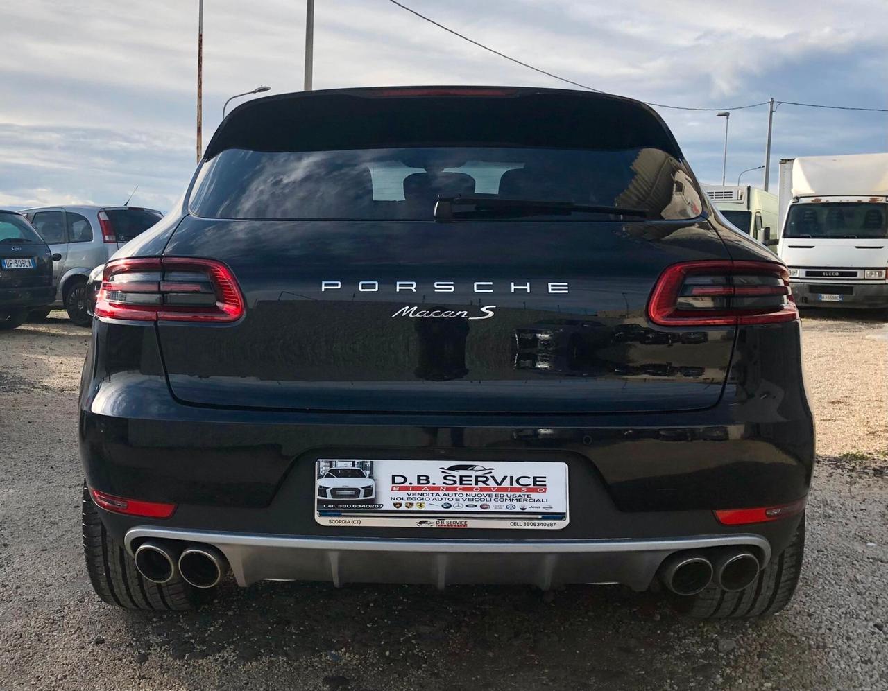 Porsche Macan S