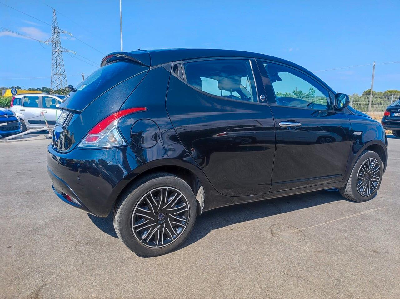 Lancia Ypsilon 1.2 69 CV 5 porte GPL Ecochic Gold