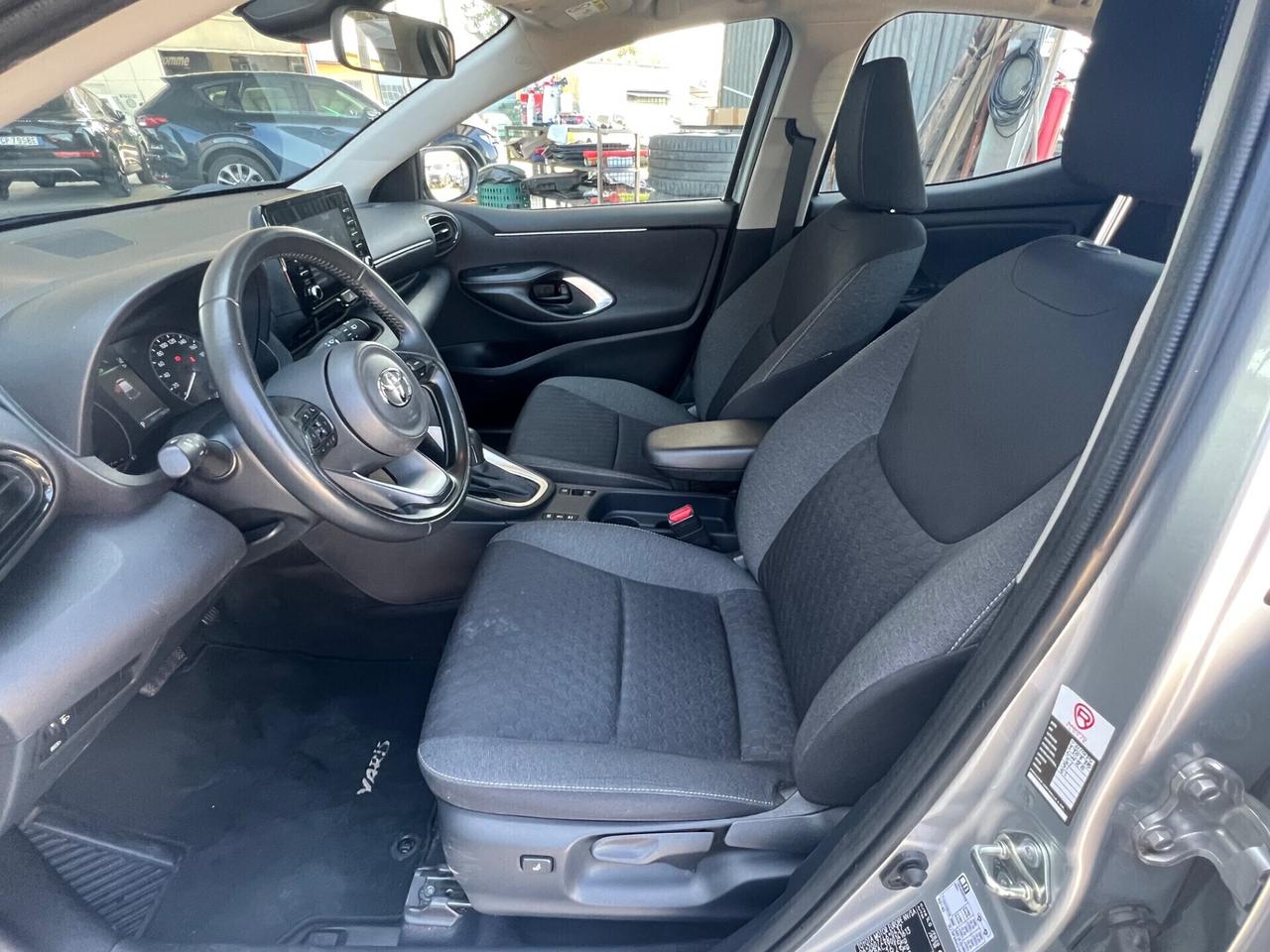 Toyota Yaris 1.5 Hybrid 5 porte Business FINANZIABILE