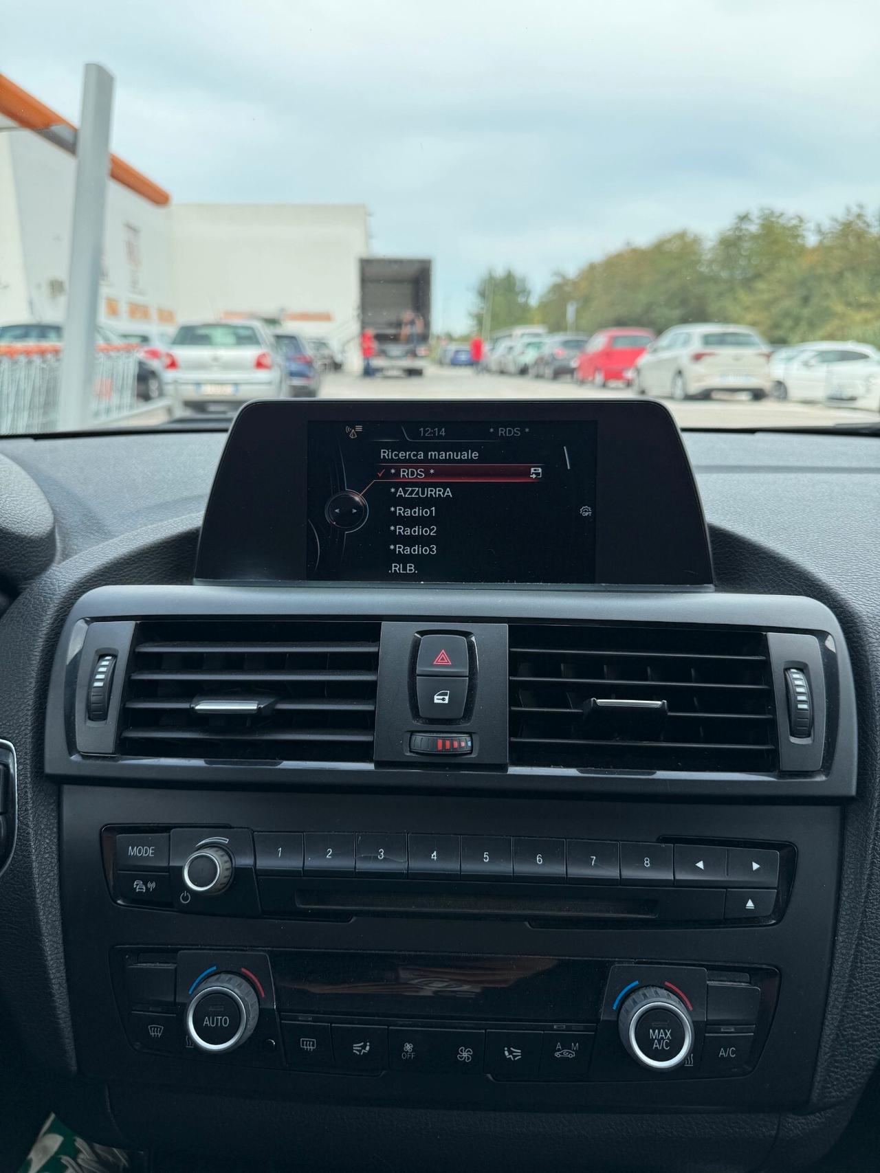 Bmw 118 118d 5p. Unique