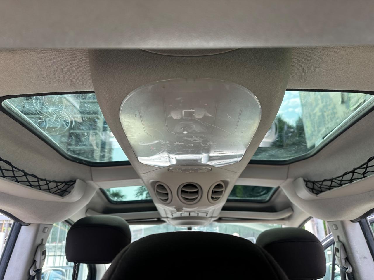 Peugeot Partner Tepee 1.6 HDi 110CV Outdoor gancio traino