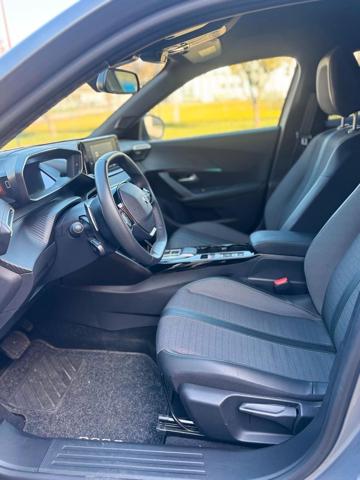 Peugeot 2008 Allure 2023 automatica