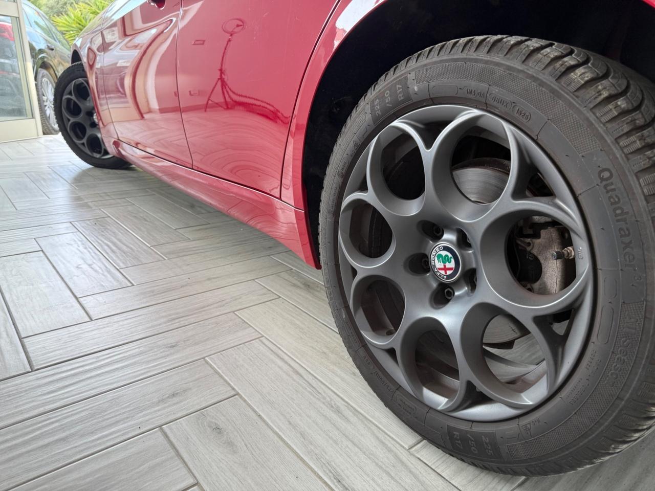 Alfa Romeo Giulia 2.2TurboD150cv ROSSO FERRARI+CARTIER2019