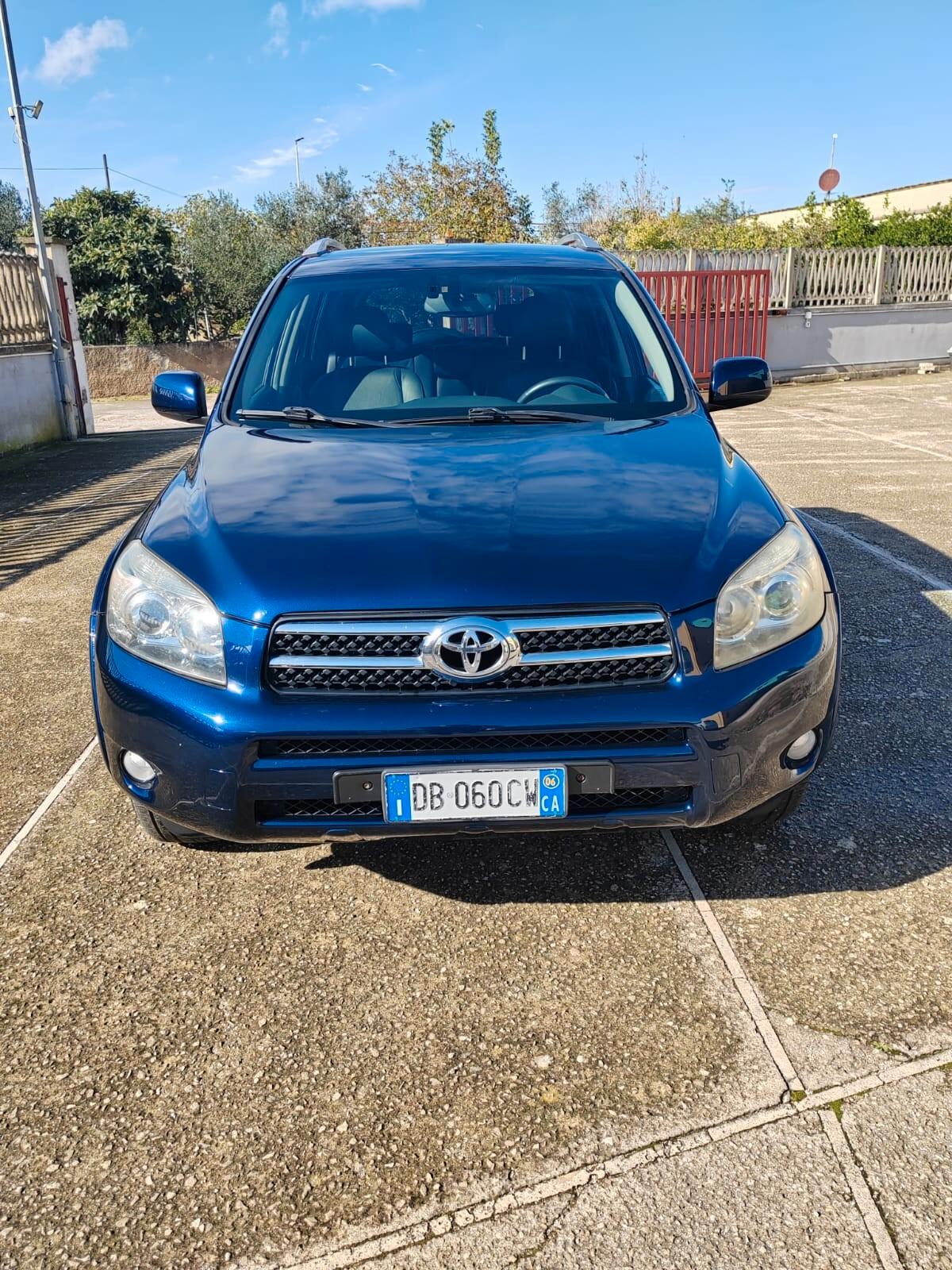 Toyota RAV 4 RAV4 Crossover 2.2 D-4D 177 CV Luxury