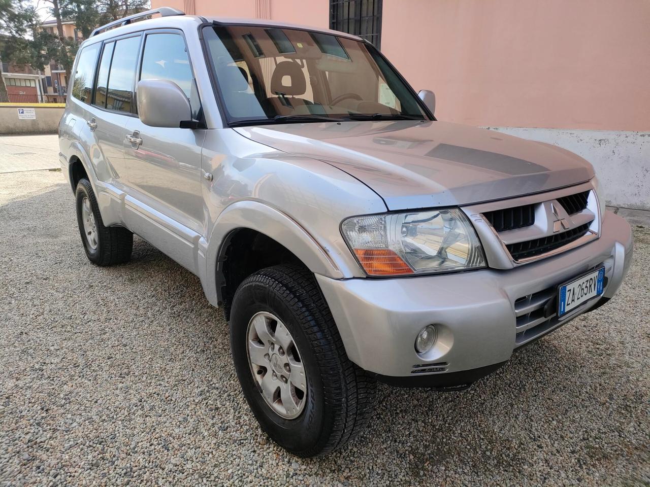 Mitsubishi Pajero 3.2 16V DI-D 7 posti e gancio