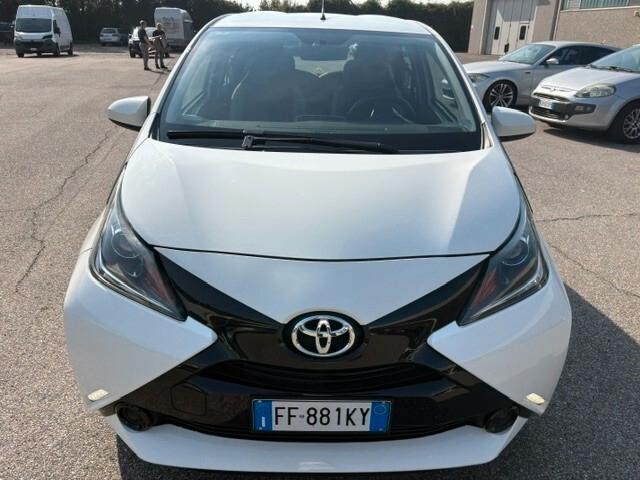 Toyota Aygo 1.0 VVT-i 69 CV 5 porte x-play