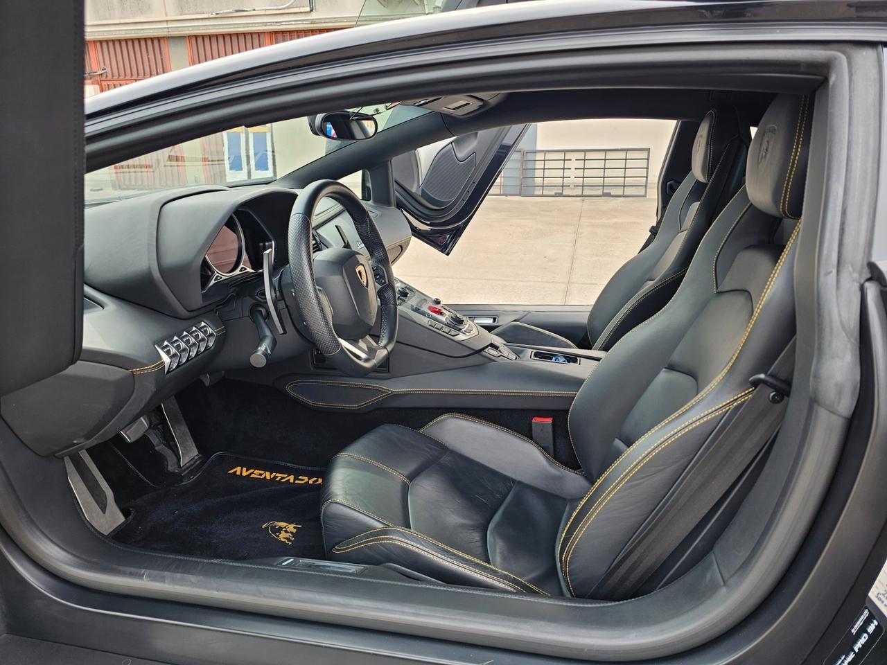 Lamborghini Aventador 6.5 V12 LP700-4