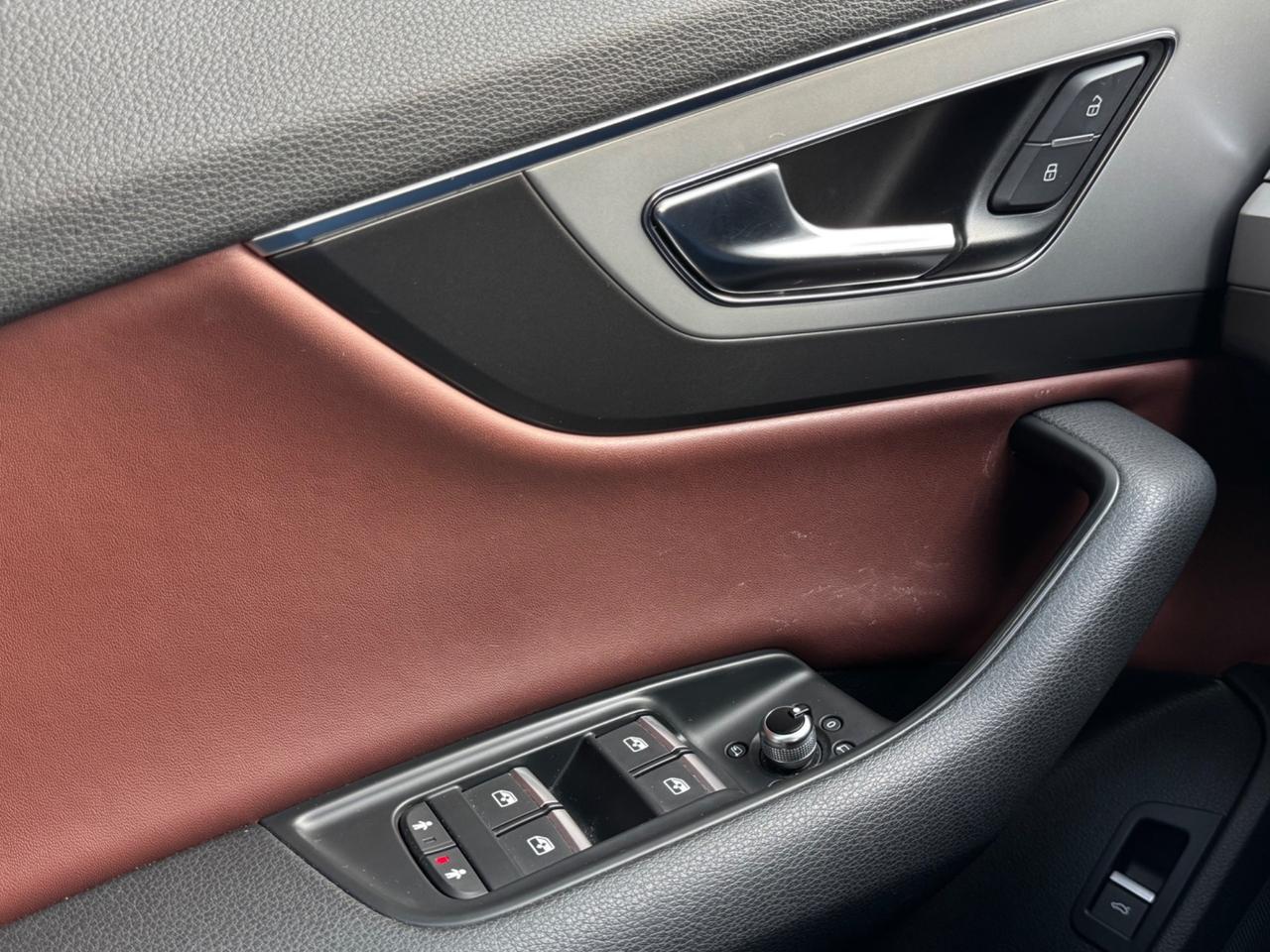 Audi Q7 3.0 TDI 218 CV Gancio Traino