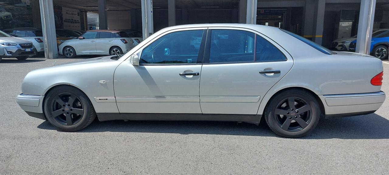 Mercedes-benz E 200 cat Avantgarde