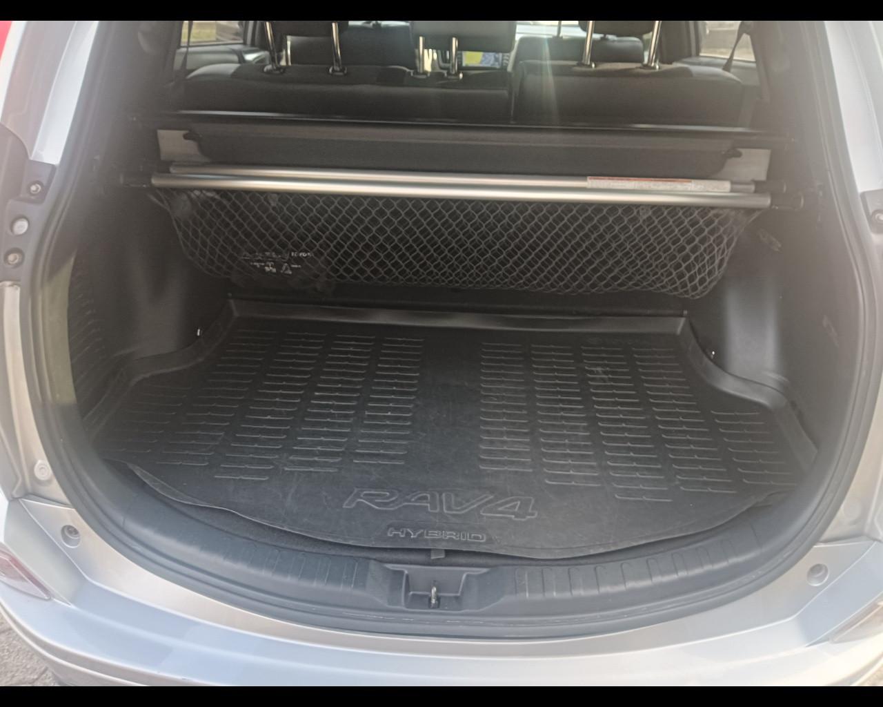TOYOTA Rav4 IV - Rav4 2.5 vvt-i hybrid Lounge 2wd e-cvt my17