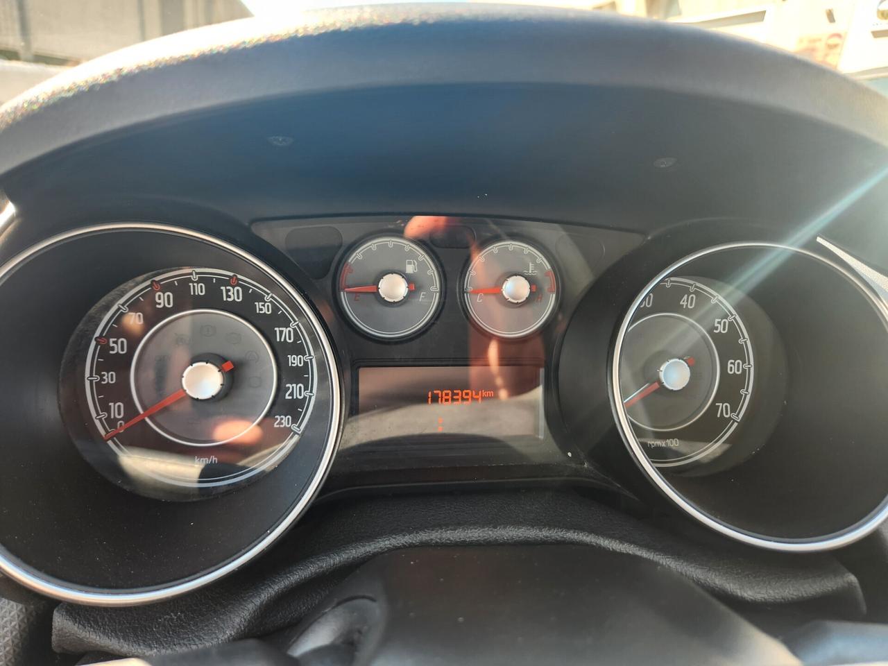 Fiat Punto Evo 1.3 Mjt 75 CV x NEOPATENTATI