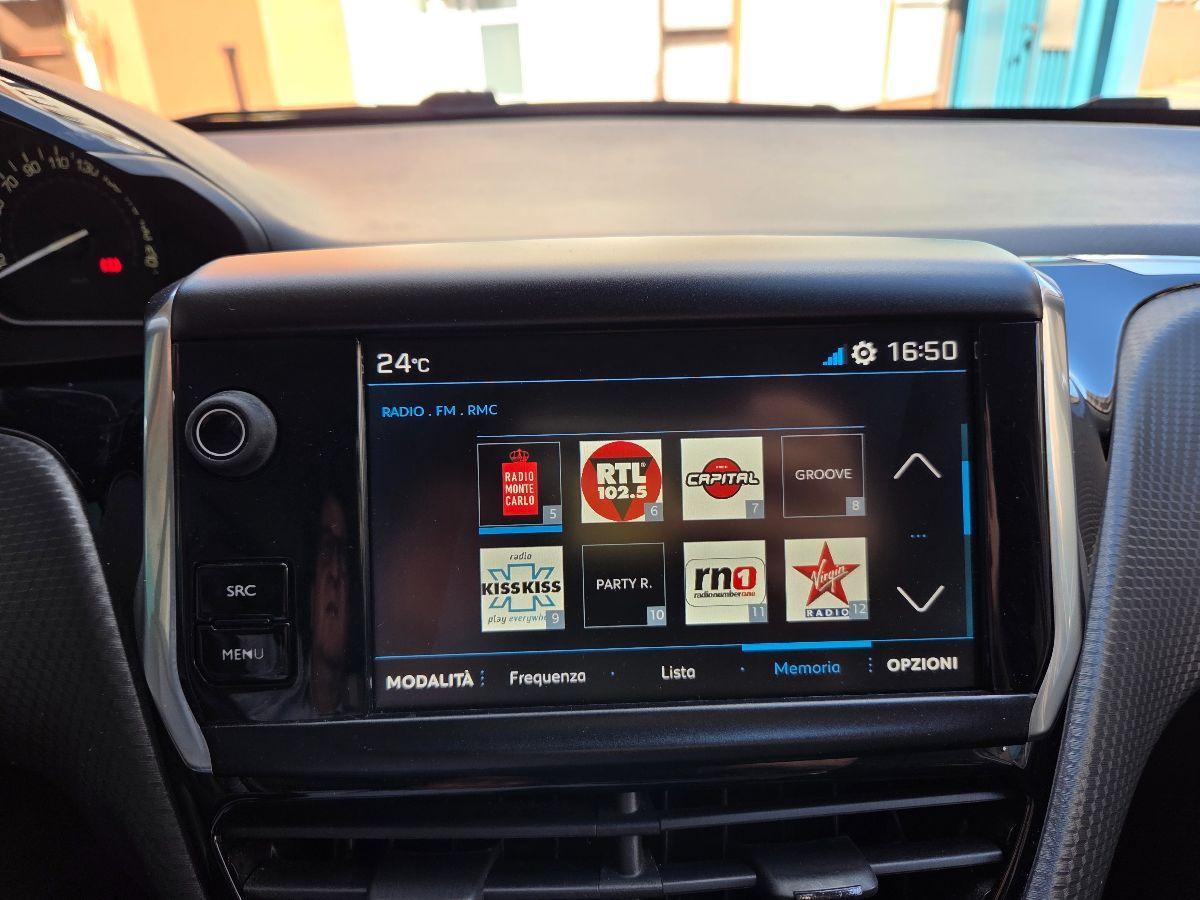 PEUGEOT - 208 - PureTech 82 S&S 5p. Signature