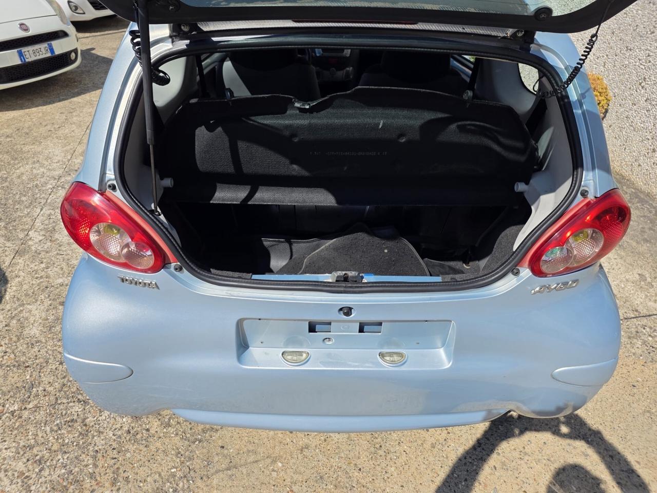 Toyota Aygo 1.0 12V VVT-i 3 p. Neopatentati