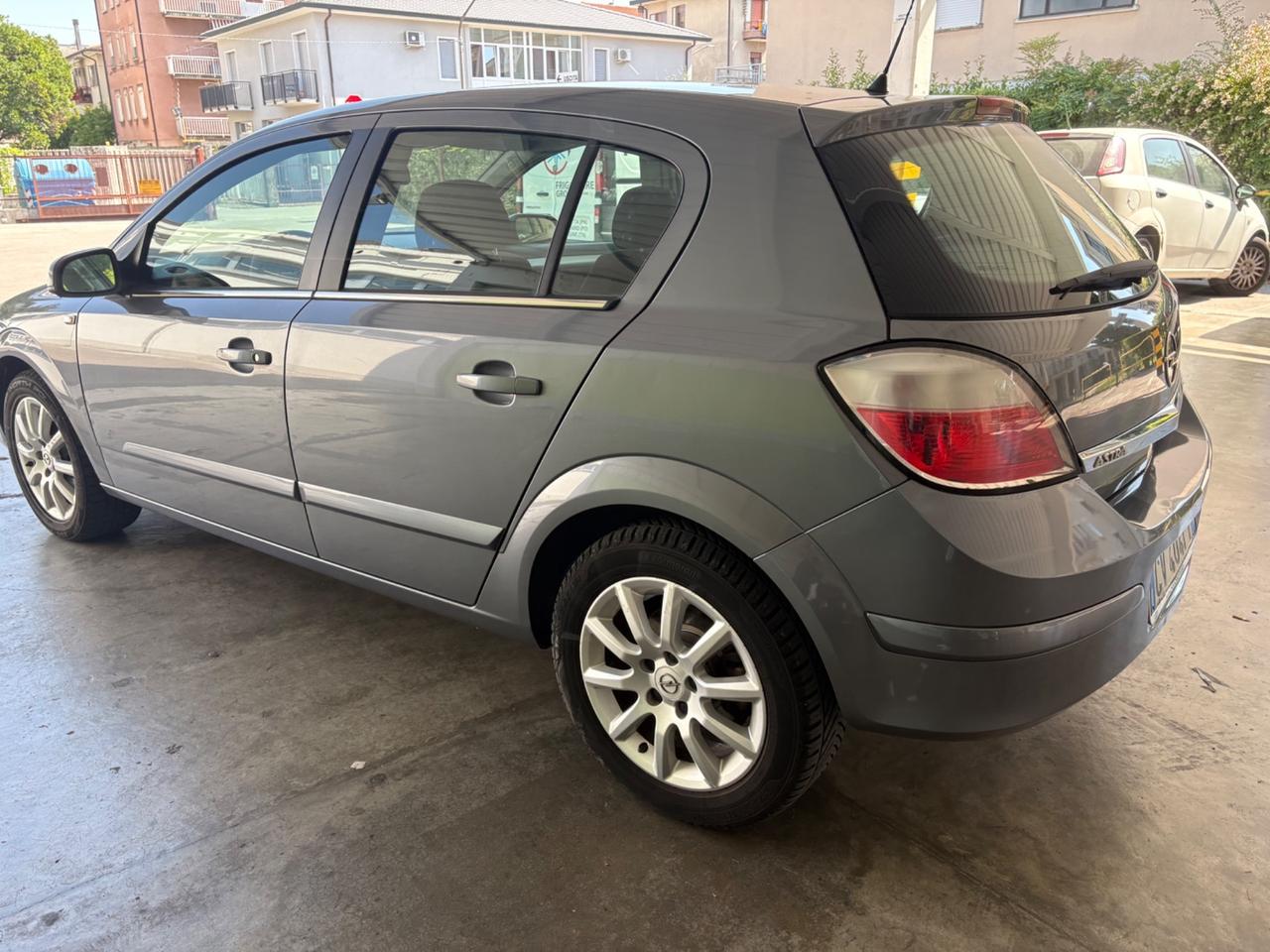 Opel Astra 1.7 CDTI berlina ok neo patentati