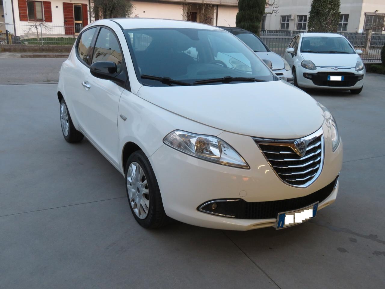 Lancia Ypsilon 1.2 69 CV 5 porte S&S Gold