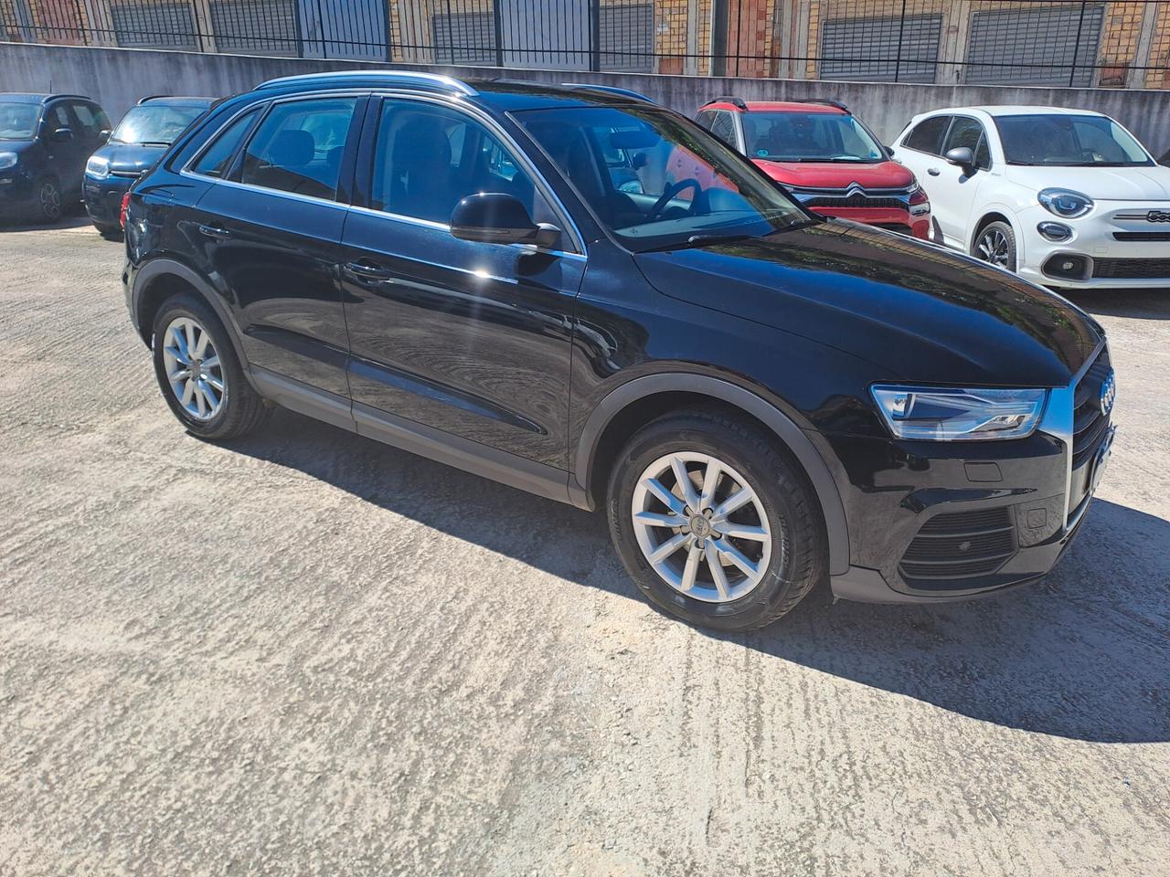 Audi Q3 2.0 TDI 120 CV Business