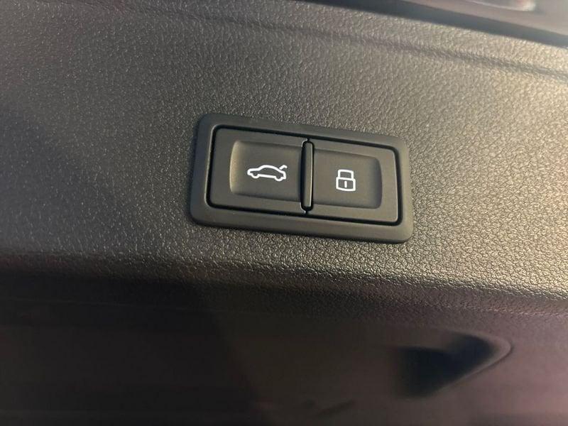 Audi A4 allroad 40 2.0 tdi mhev Identity Contrast quattro 204cv s-tronic