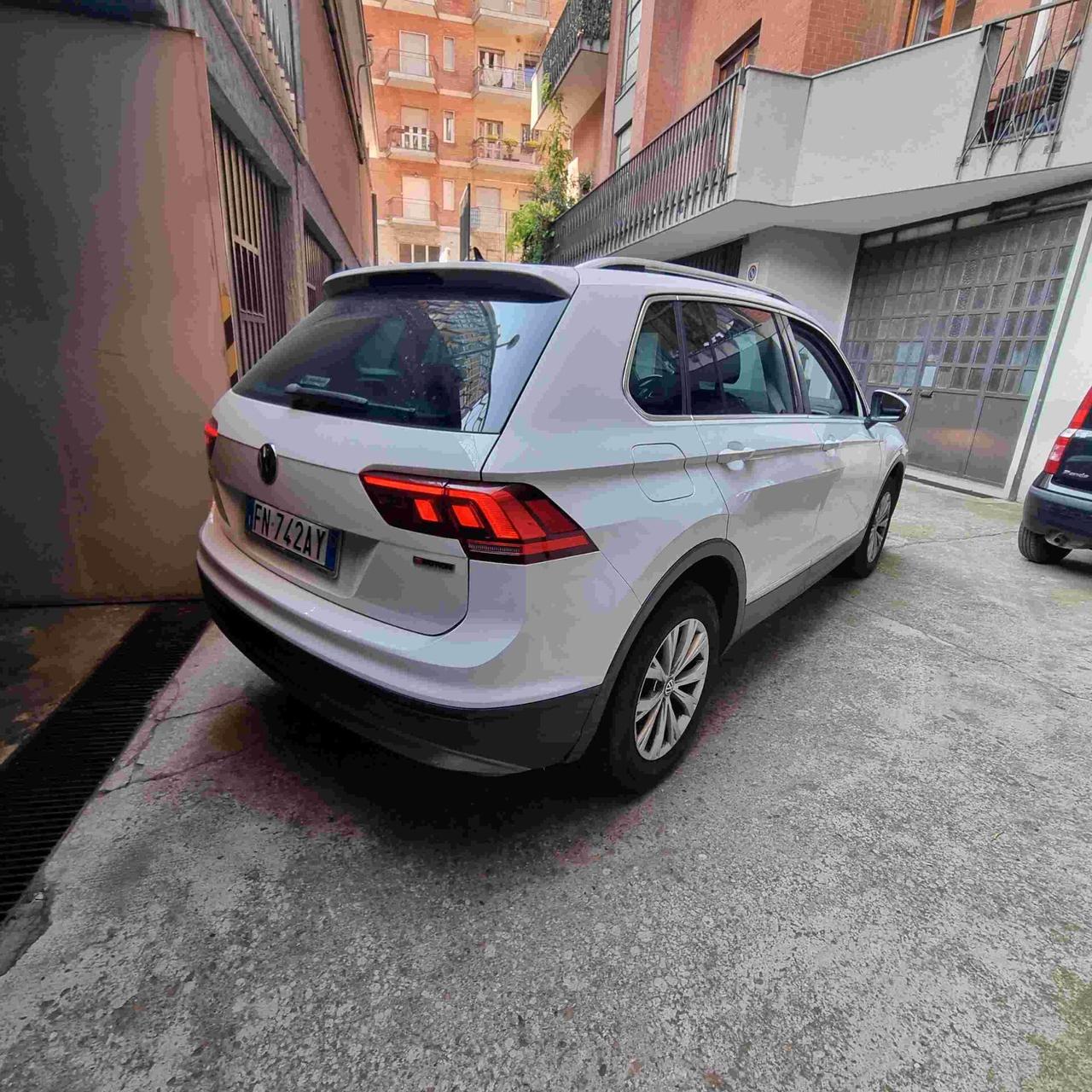 Volkswagen Tiguan 2.0 TDI SCR DSG 4MOTION Business BMT