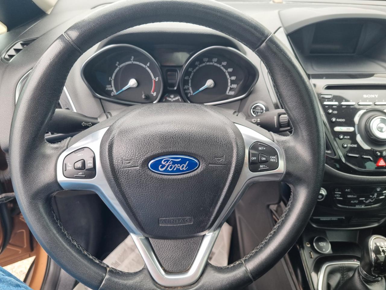 Ford B-Max 1.6 TDCi 95 CV Titanium TETTO PANORAMICO