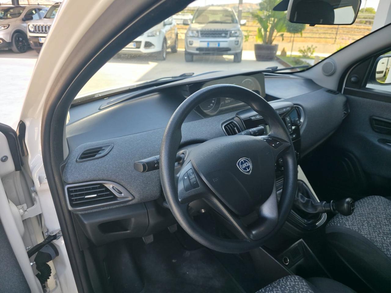 Lancia Ypsilon 1.2 69 CV 5 porte Platinum