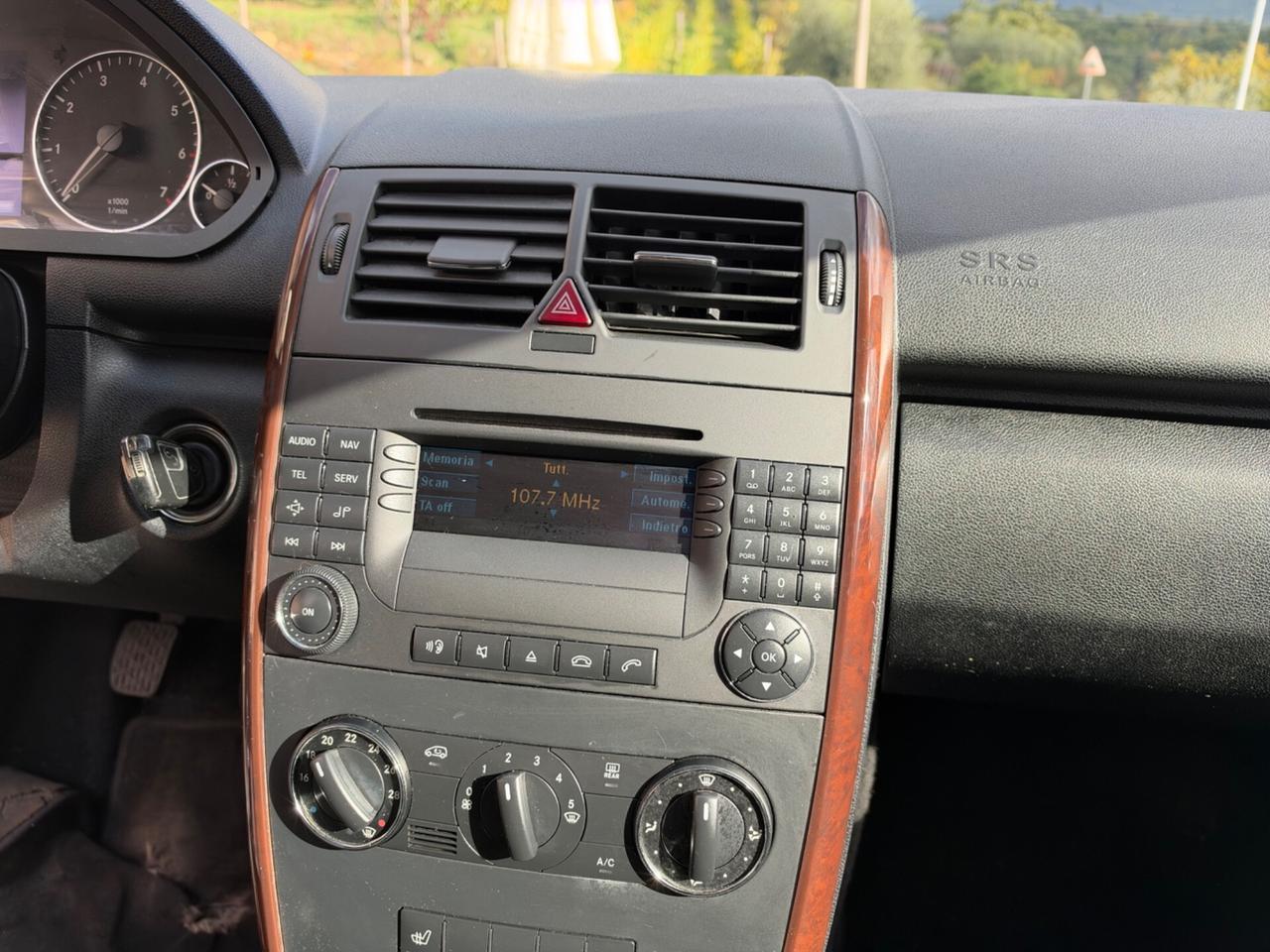 Mercedes-benz A 150 BlueEFFICIENCY Elegance